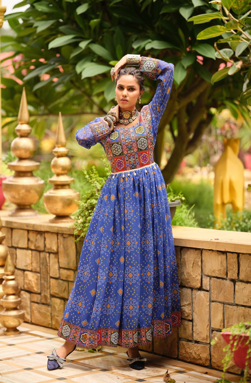 " EXCLUSIVE REAL MODELING GOWN "