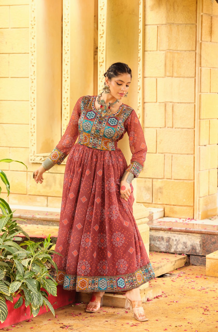 " EXCLUSIVE REAL MODELING GOWN "