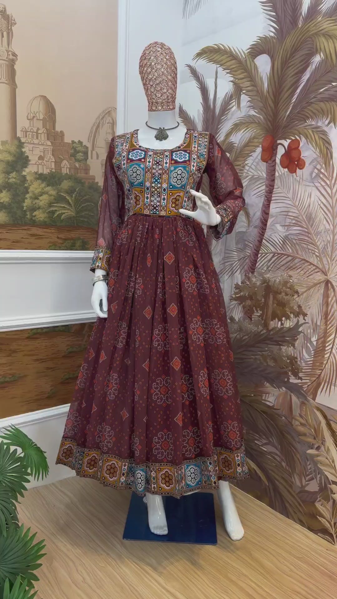 " EXCLUSIVE REAL MODELING GOWN "