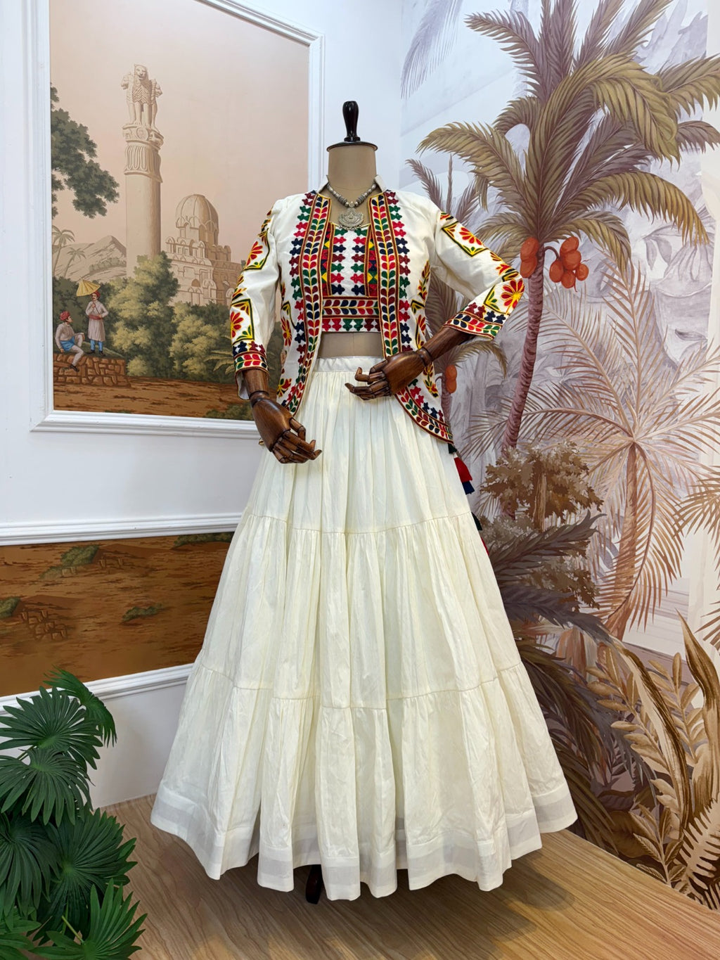EXCLUSIVE REAL MODELING LEHENGA, BLOUSE & KOTI SET