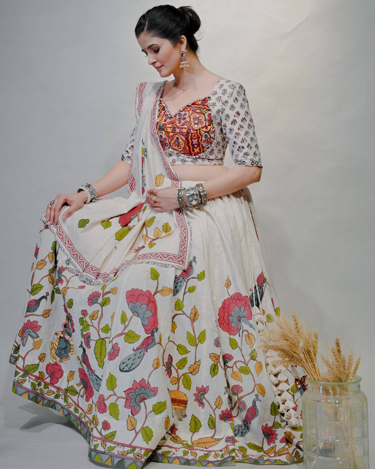 avratri Special Lehenga Choli With 6 Meter Heavy Flair