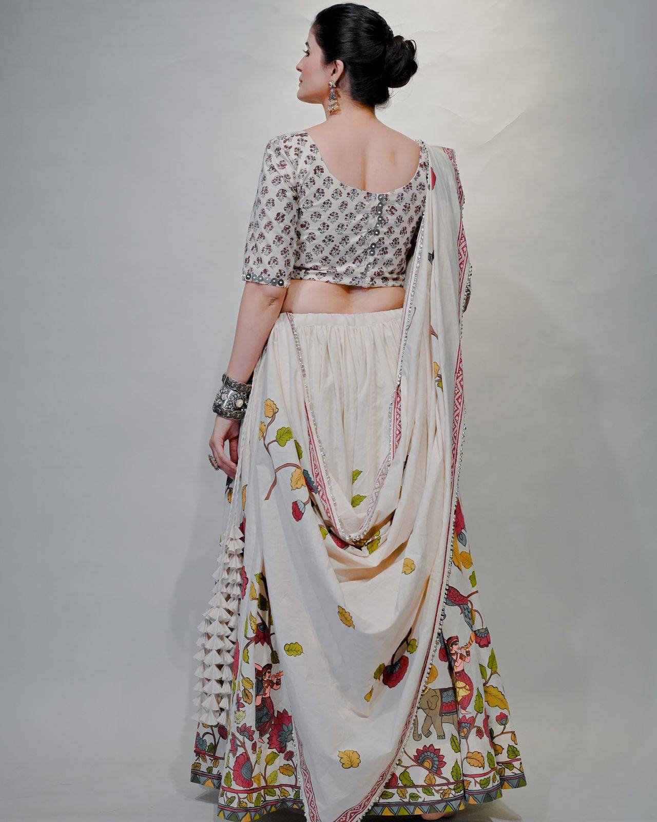 avratri Special Lehenga Choli With 6 Meter Heavy Flair