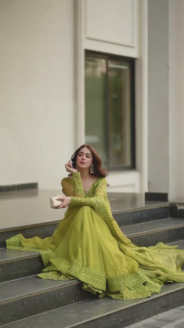 "Green  Kediya Style Shrug Set with Blouse, Dupatta & Lehenga – Traditional Festive Wear"